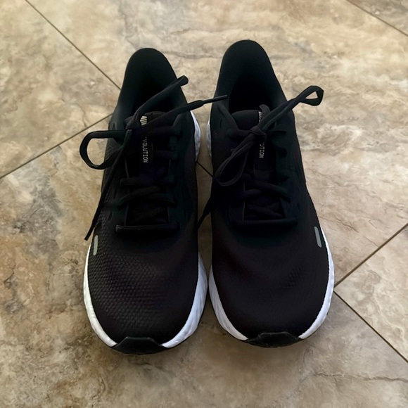 Nike Revolution 5 Premium Black Metallic Gold W - Picture 3 of 12